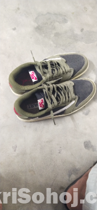 Traviscott black olive